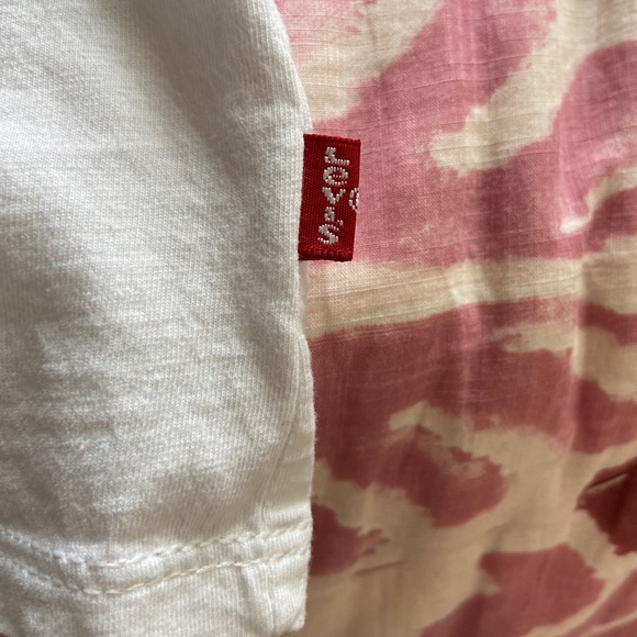 Levi’s Women’s t-shirt | Size M - Picture 6 of 8